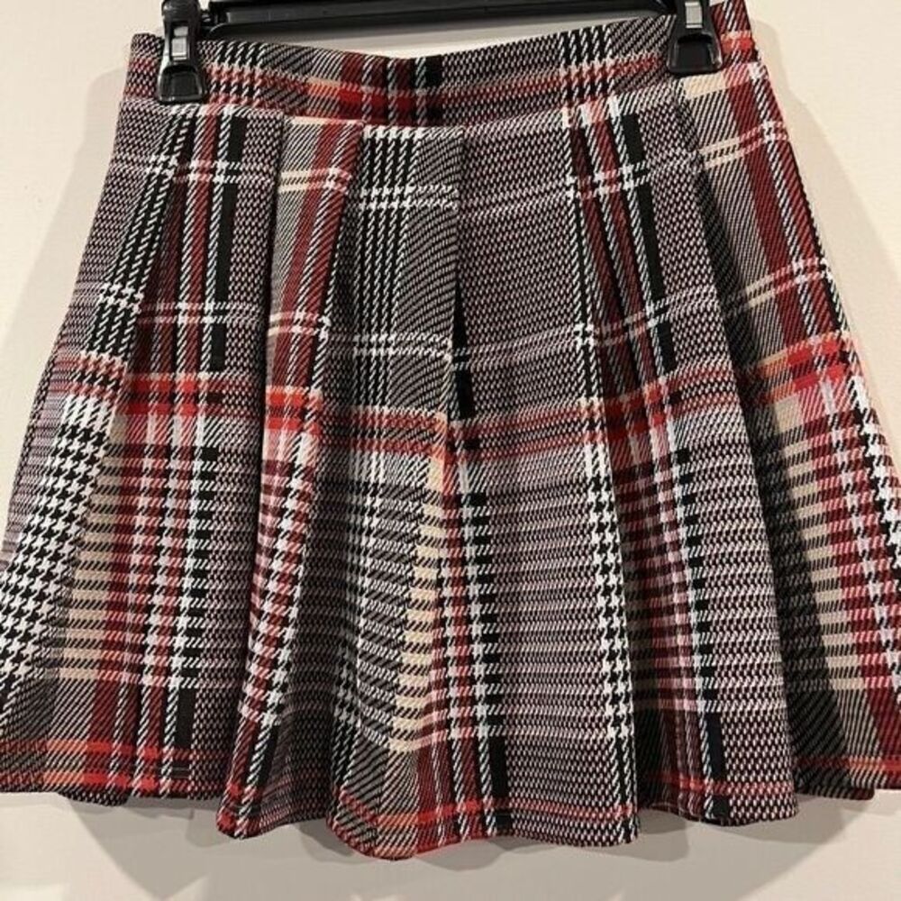 Just Polly Juniors' Plaid Pleated Skater Skirt Pink Plaid Medium - Picture 2 of 5